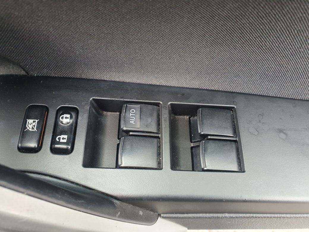 2013 Toyota Auris