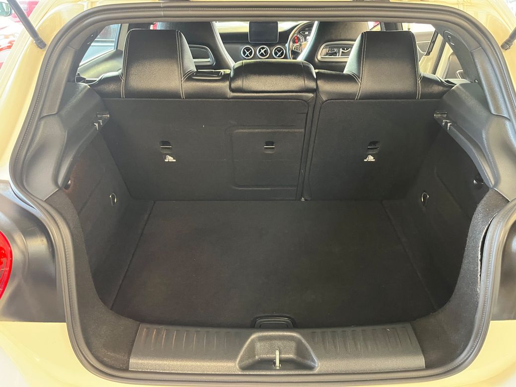 2016 Mercedes-Benz A 180