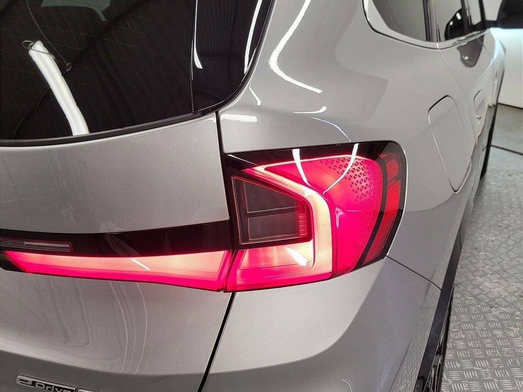 2025 BMW iX1