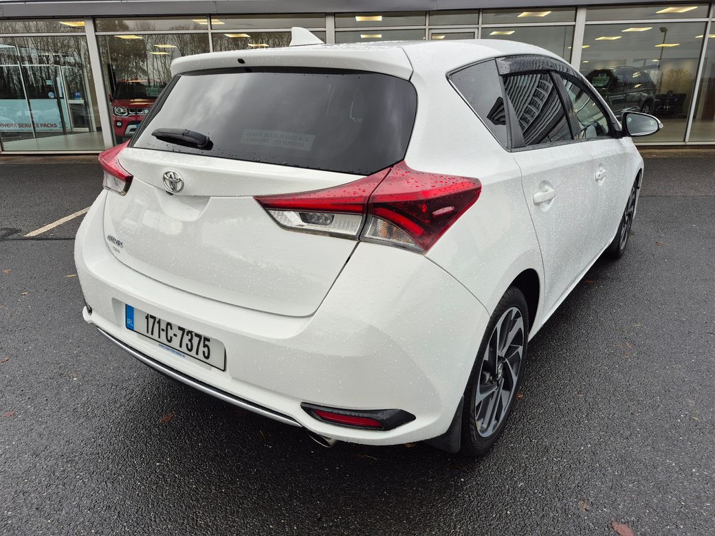 2017 Toyota Auris