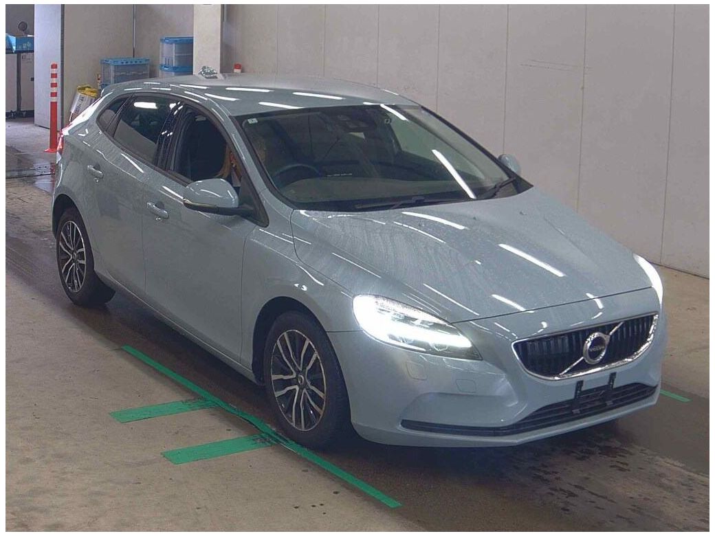 2018 Volvo V40