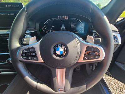 2021 BMW 530