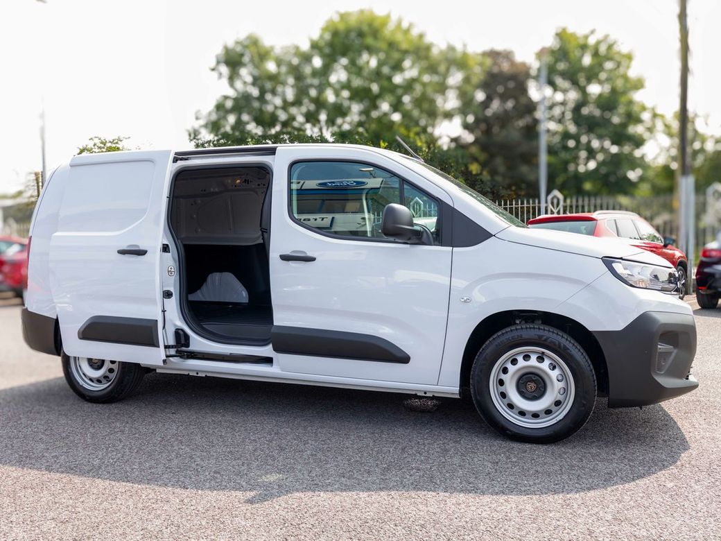 2025 Peugeot Partner