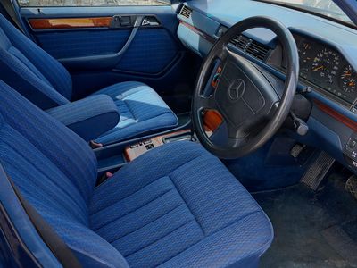 1991 Mercedes-Benz E 300