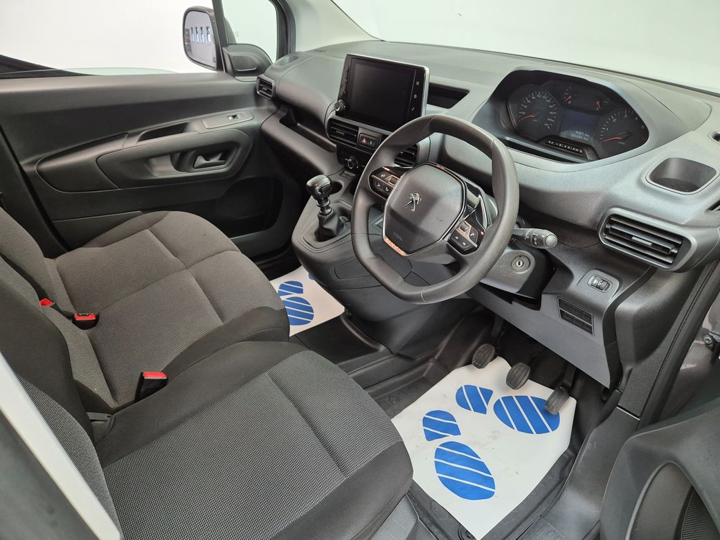 2024 Peugeot Partner