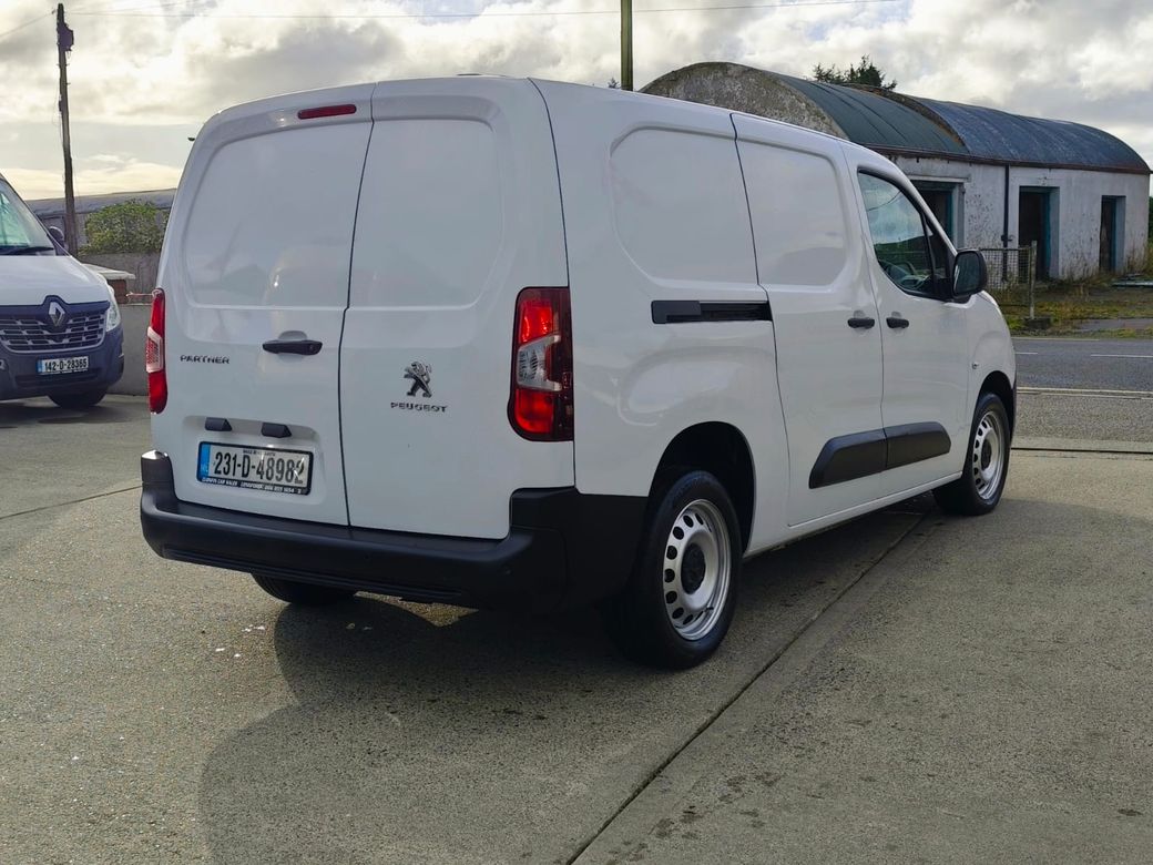 2023 Peugeot Partner