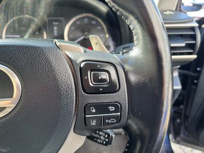 2017 Lexus IS 300h