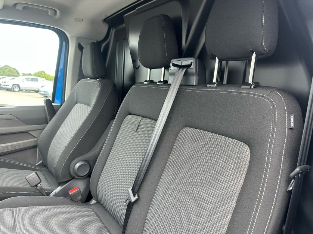 2025 Volkswagen Transporter