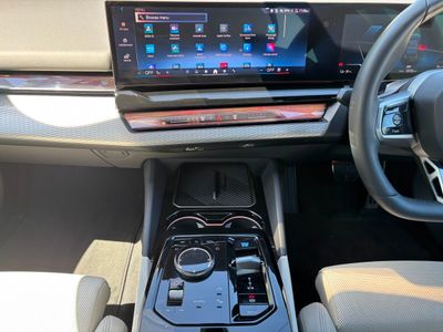 2024 BMW i5