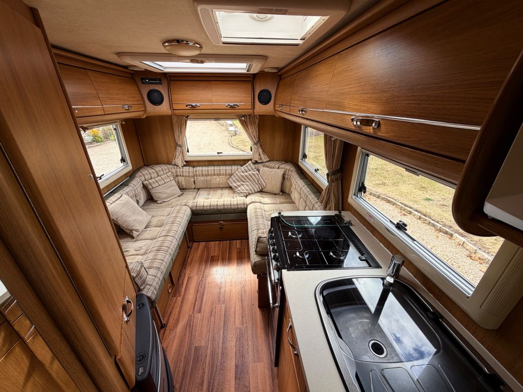 2010 AUTOSLEEPER SUFFOLK LOW PROFILE R.H.D AUTO 