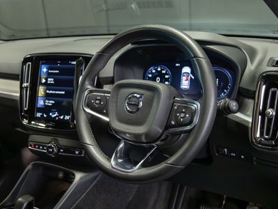 2022 Volvo XC40