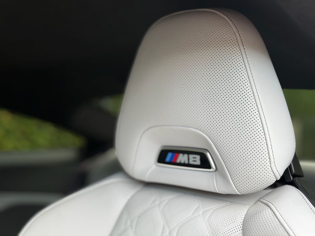 2020 BMW M8