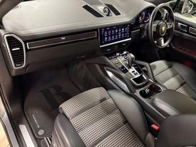 2022 Porsche Cayenne