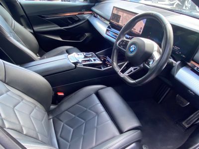 2024 BMW i5