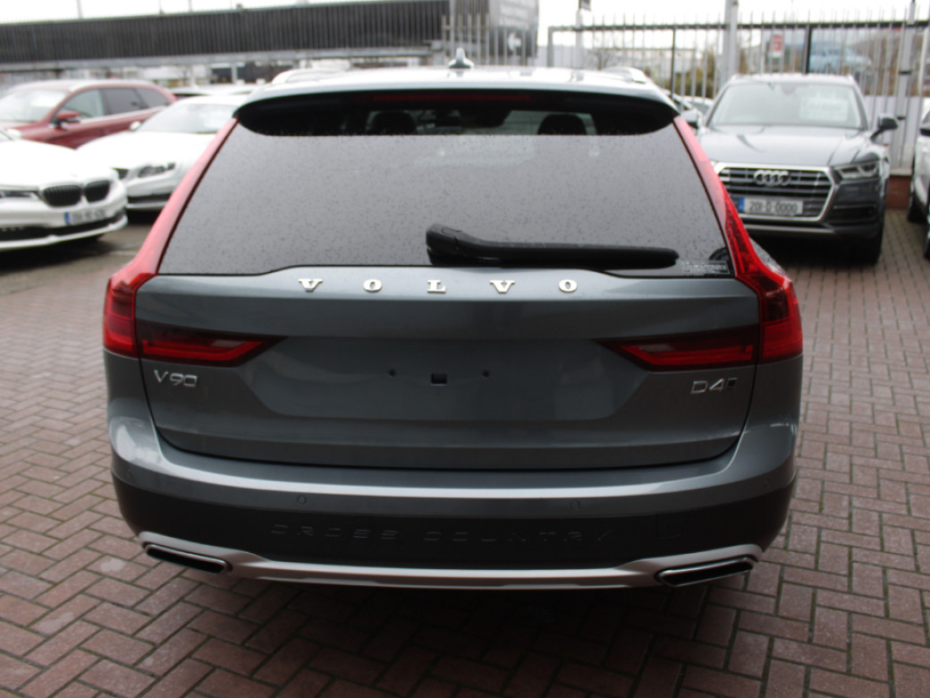 2021 Volvo V90 Cross Country