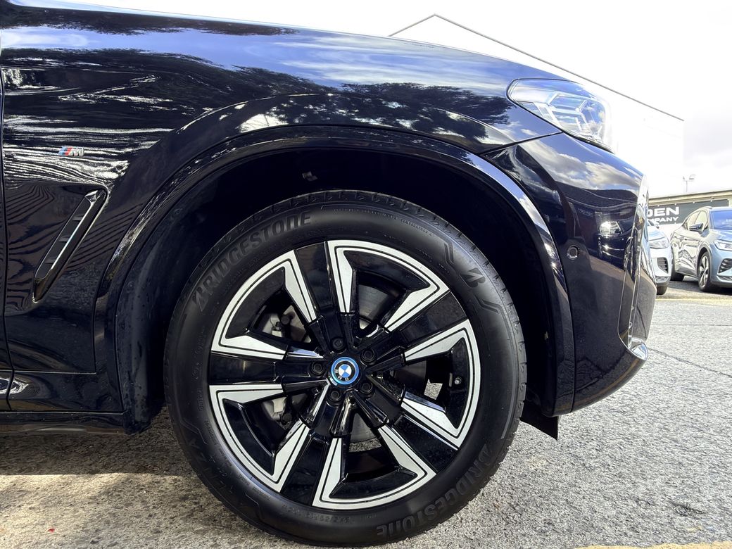2025 BMW iX3