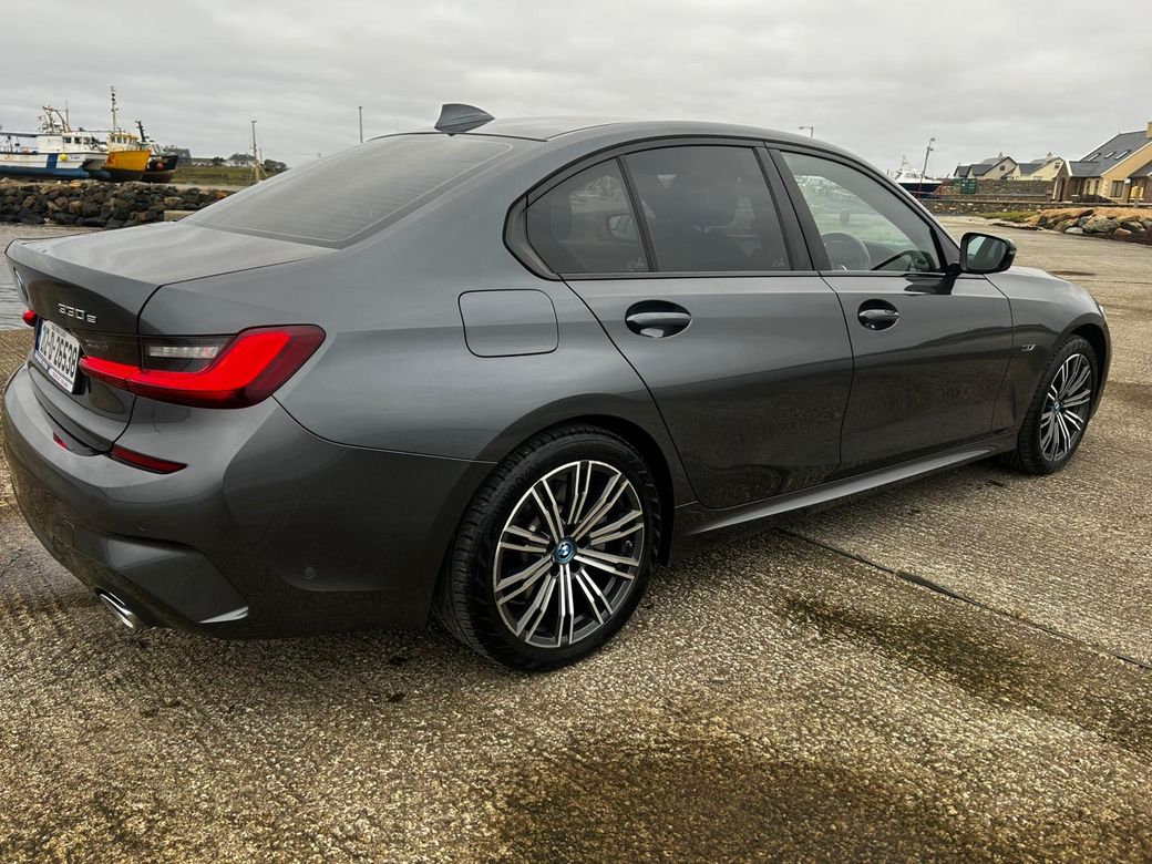 2021 BMW 330