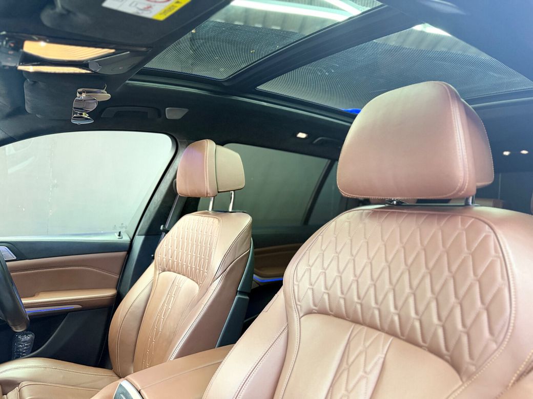 2021 BMW X7