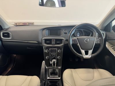2017 Volvo V40