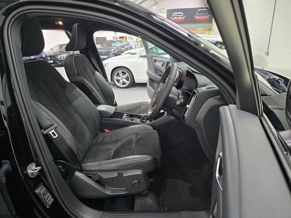 2022 Volvo XC40