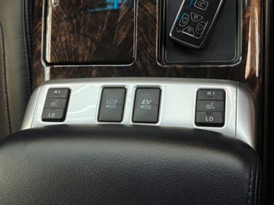 2014 Toyota Vellfire