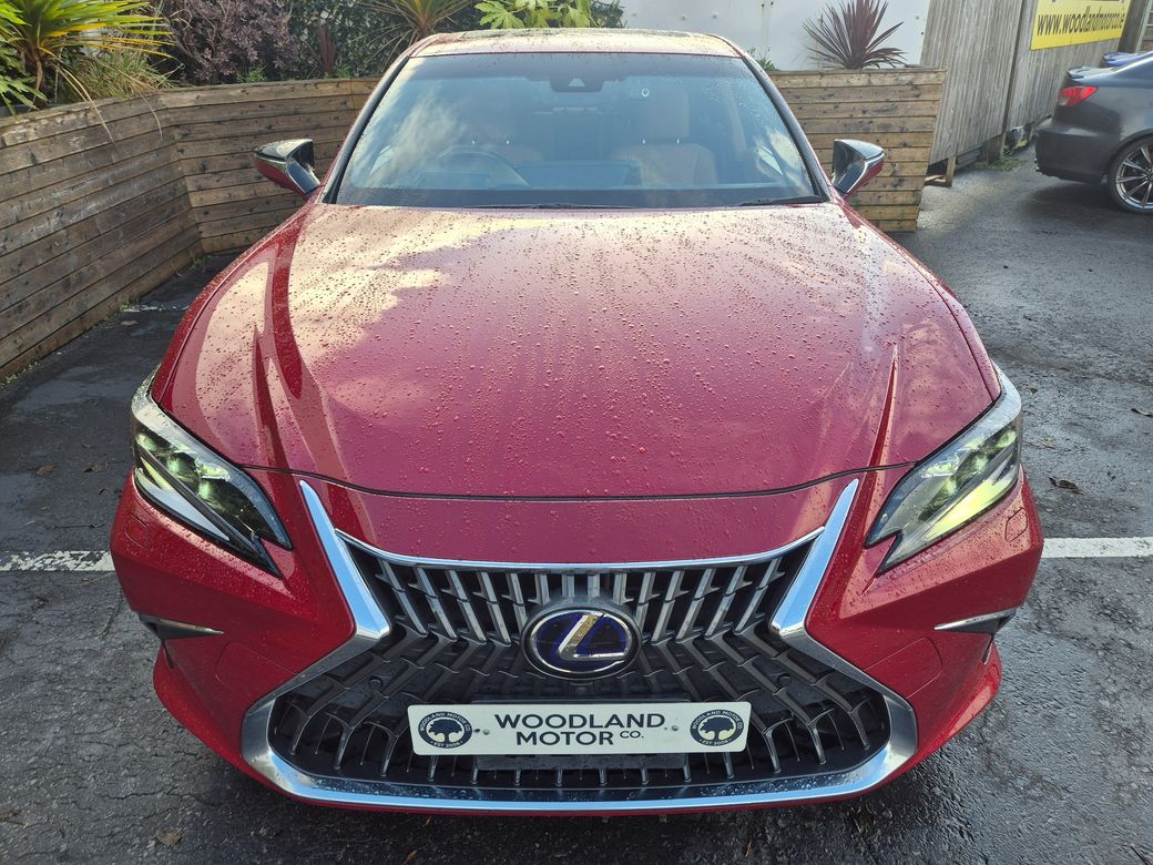 2022 Lexus ES 300h
