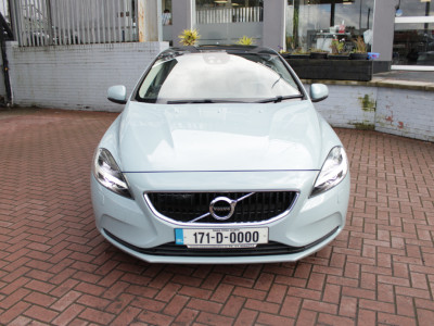 2017 Volvo V40