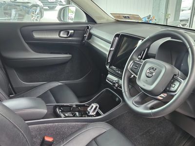 2022 Volvo XC40