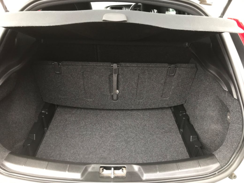2017 Volvo V40