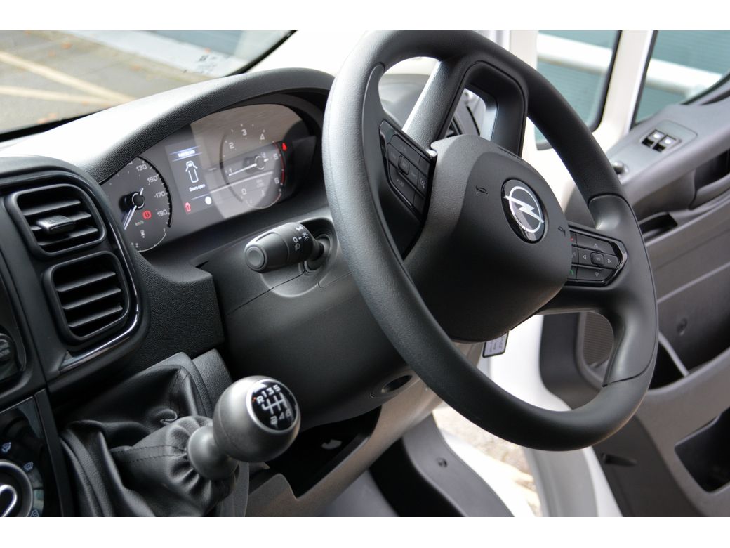 2025 Opel Movano