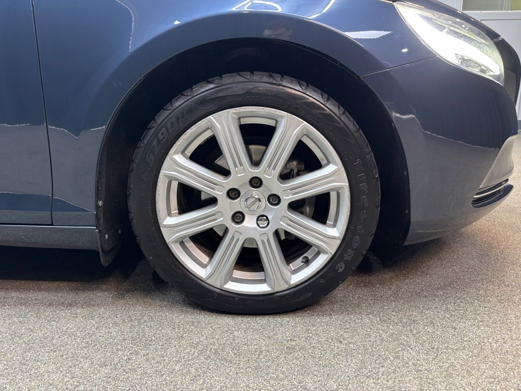 2017 Volvo V40