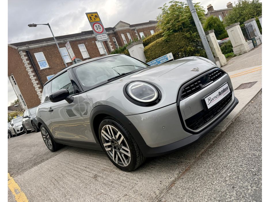 2024 Mini Hatch