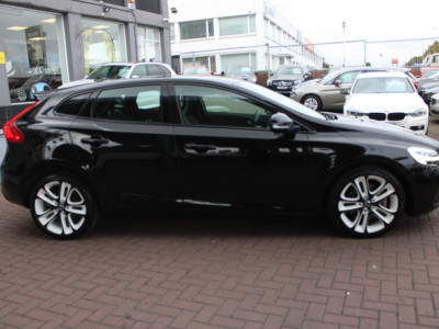 2019 Volvo V40