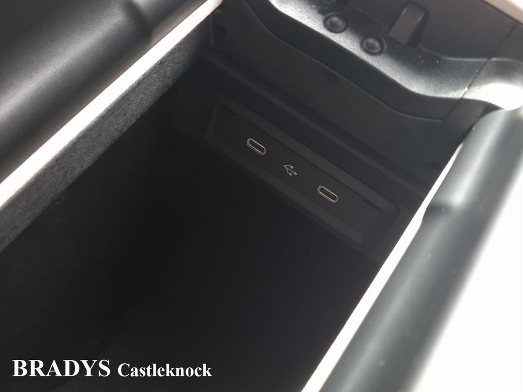 2025 Mercedes-Benz GLB Class