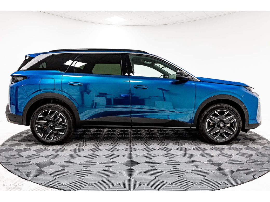2025 Peugeot 5008