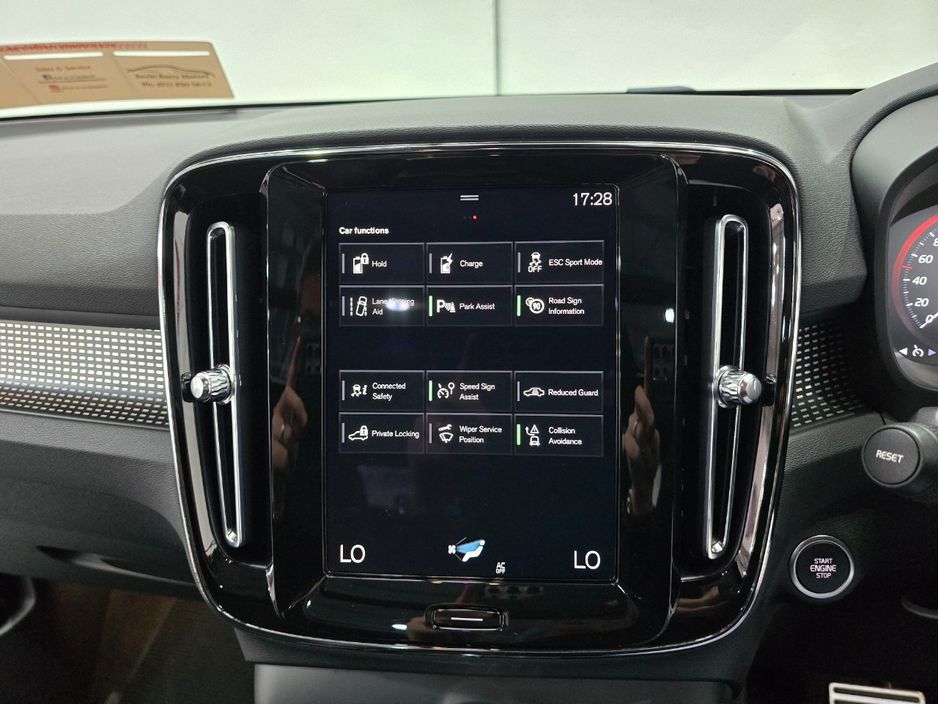 2022 Volvo XC40