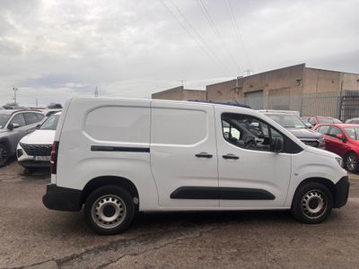 2022 Peugeot Partner