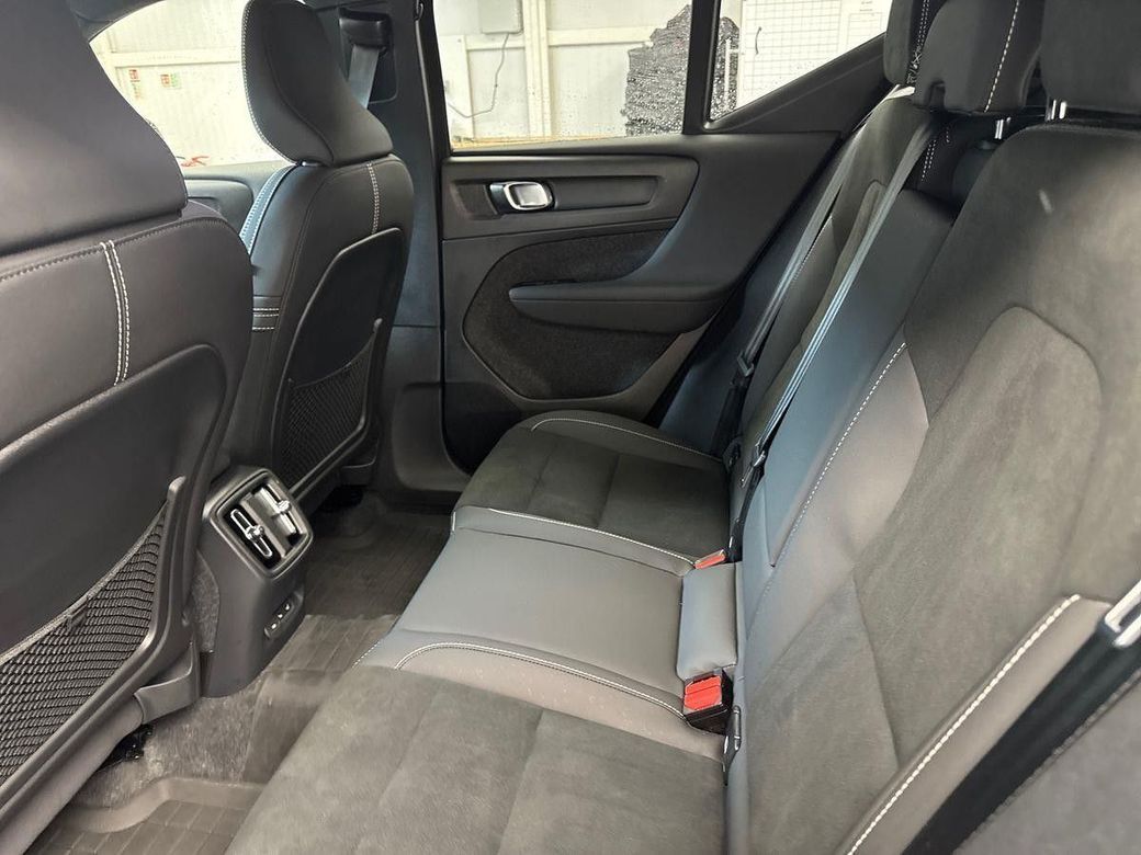2024 Volvo XC40