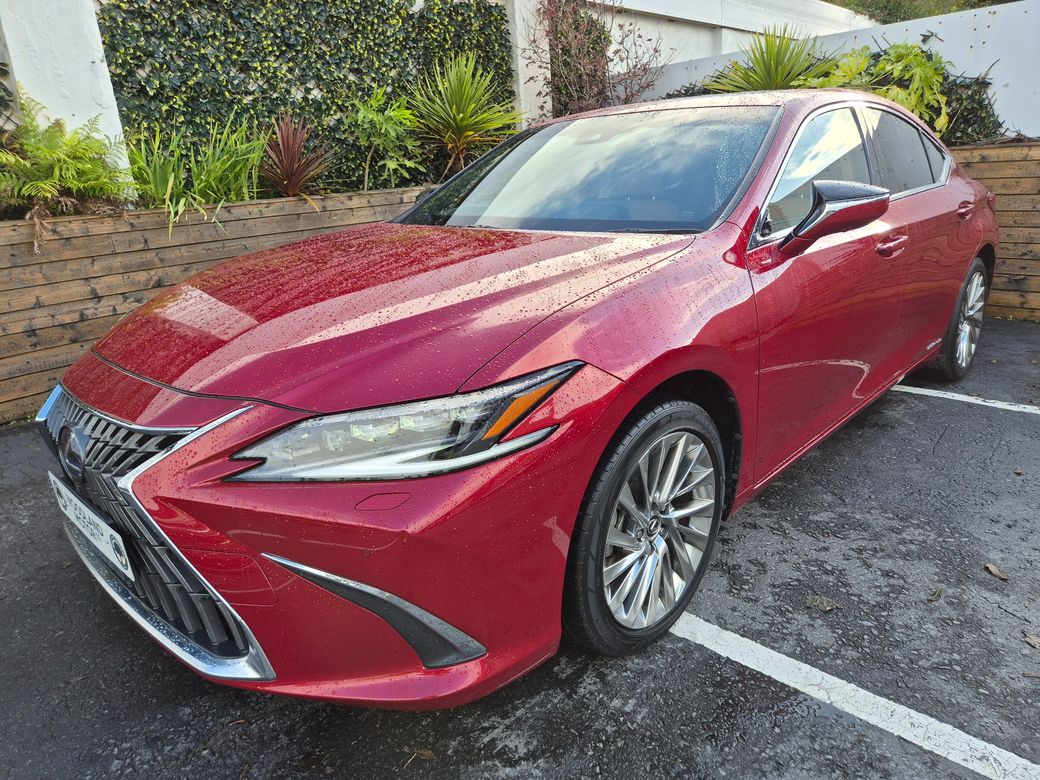 2022 Lexus ES 300h