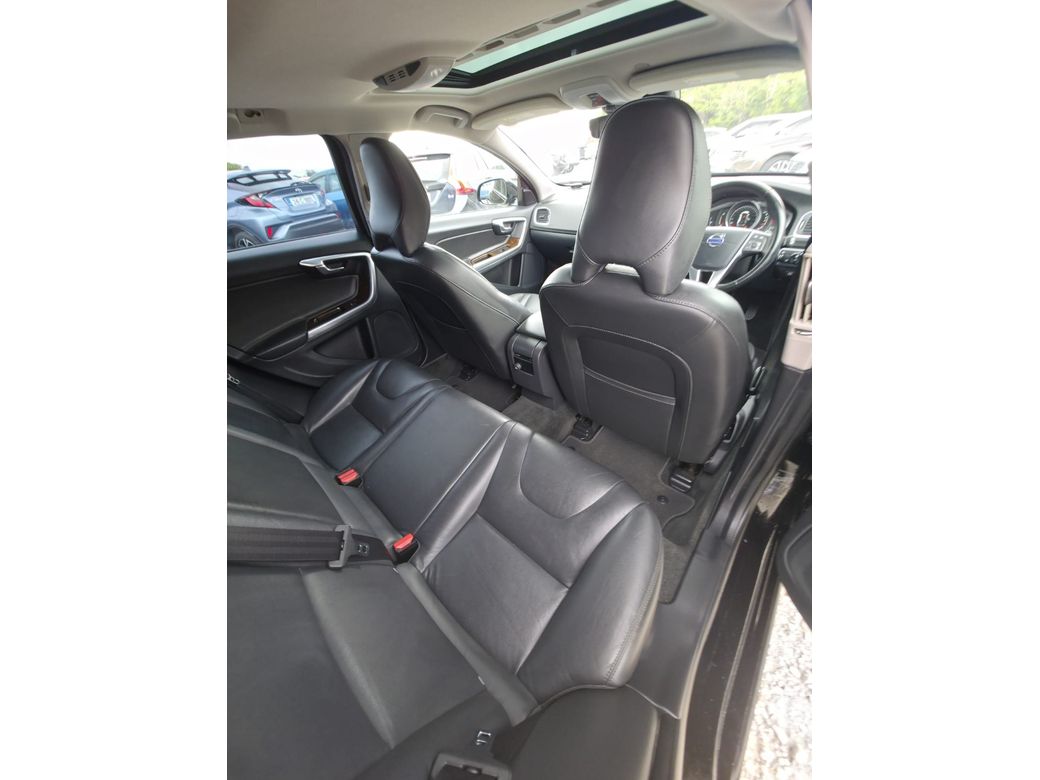 2018 Volvo V60 Cross Country