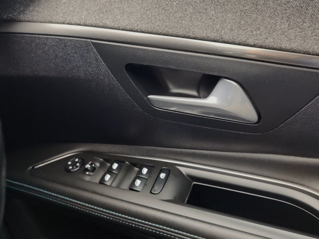 2021 Peugeot 5008