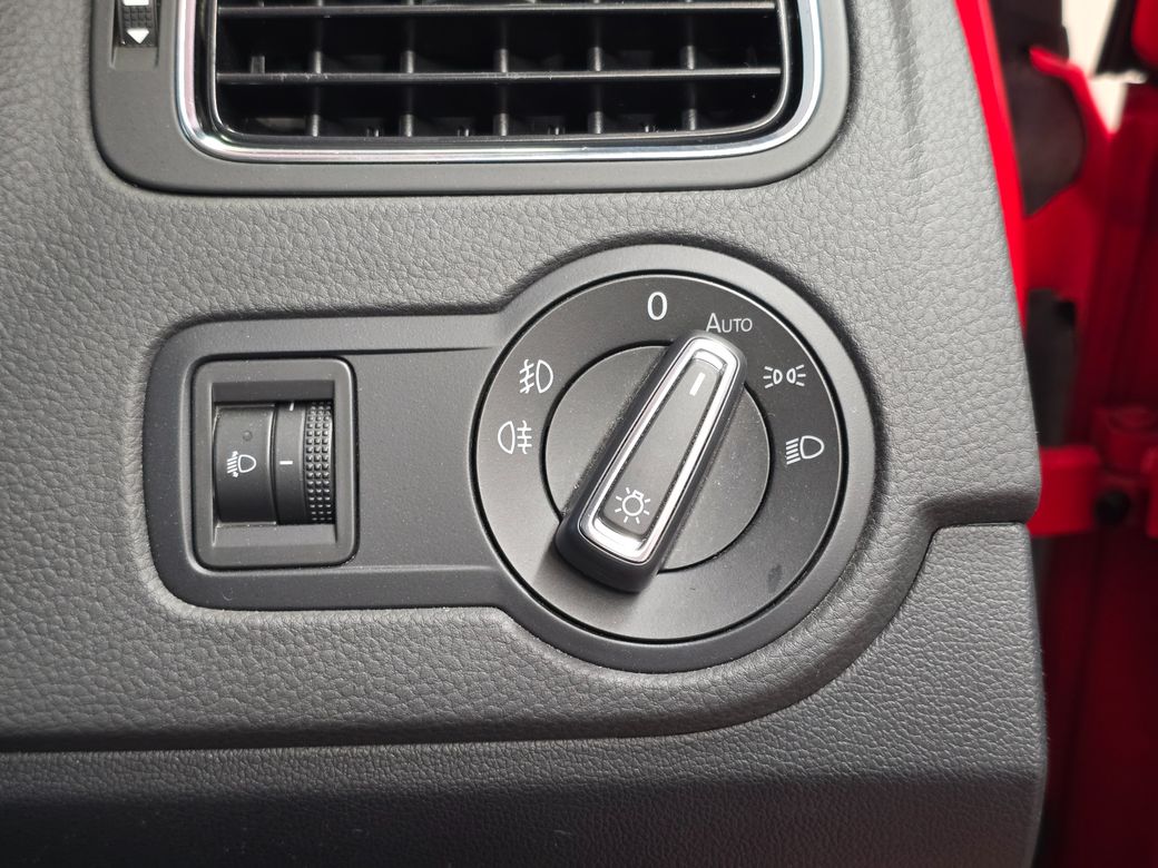 2017 Volkswagen Polo