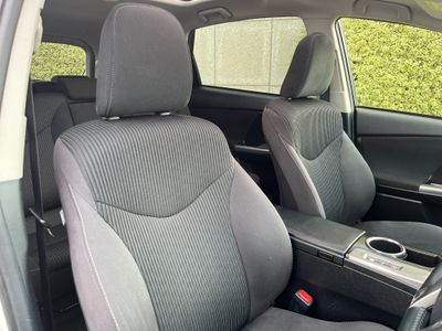 2015 Toyota Prius Alpha