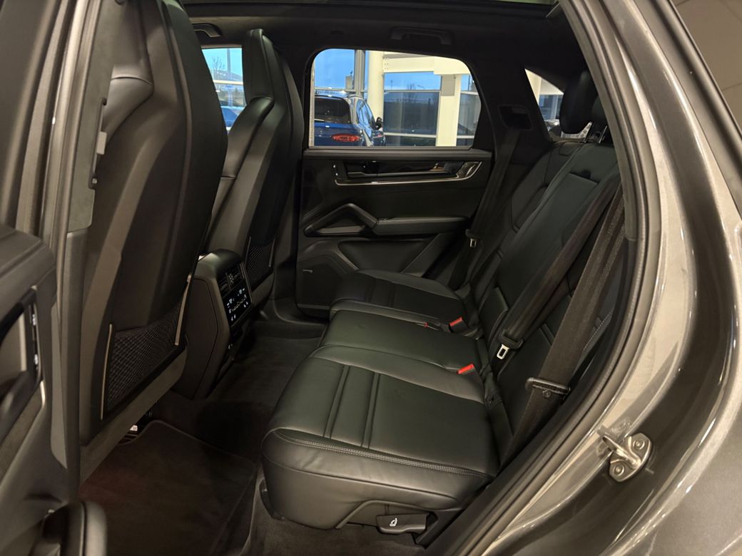2024 Porsche Cayenne