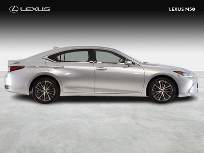 2023 Lexus ES 300h