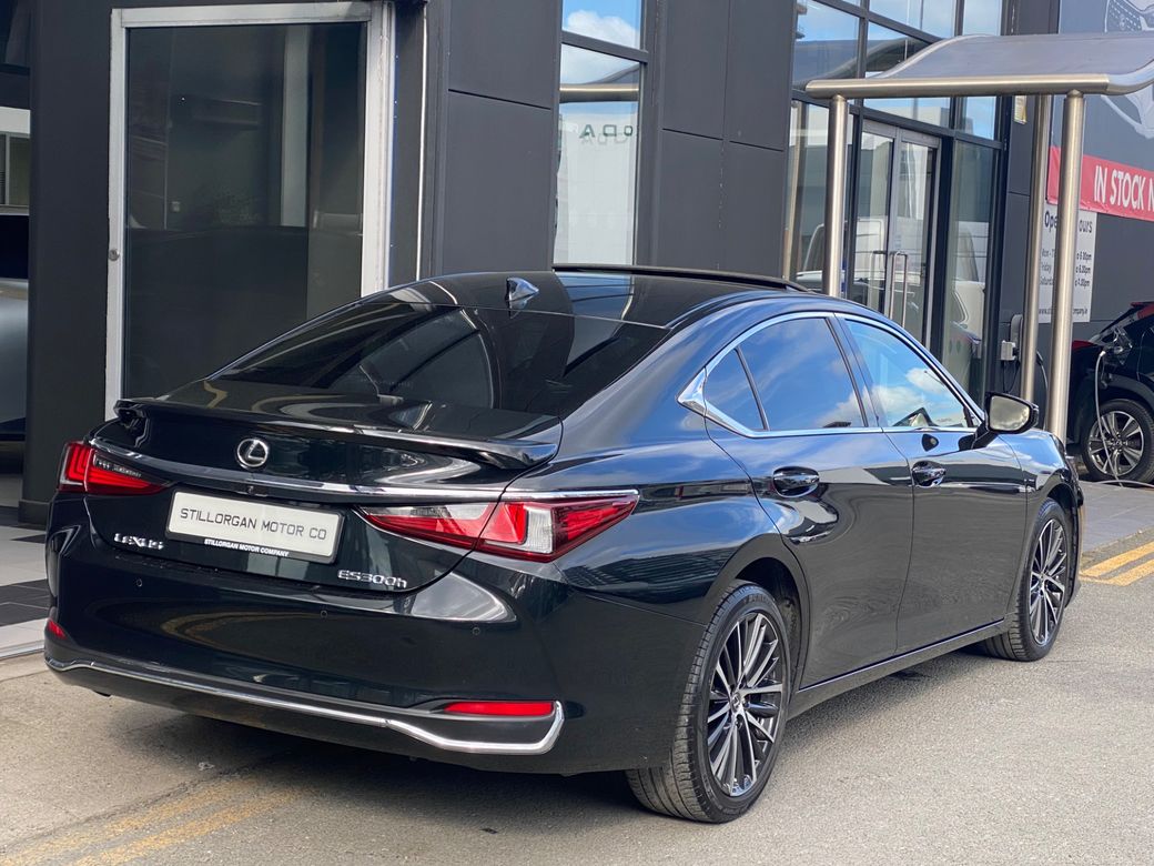2023 Lexus ES 300h
