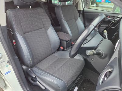 2016 Toyota Auris