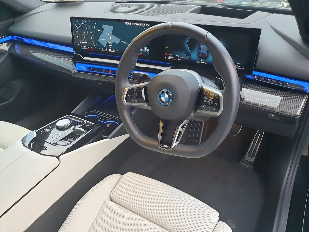 2025 BMW 530