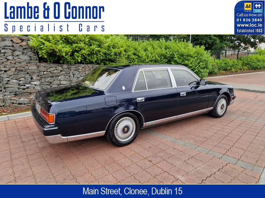 2000 Toyota Century