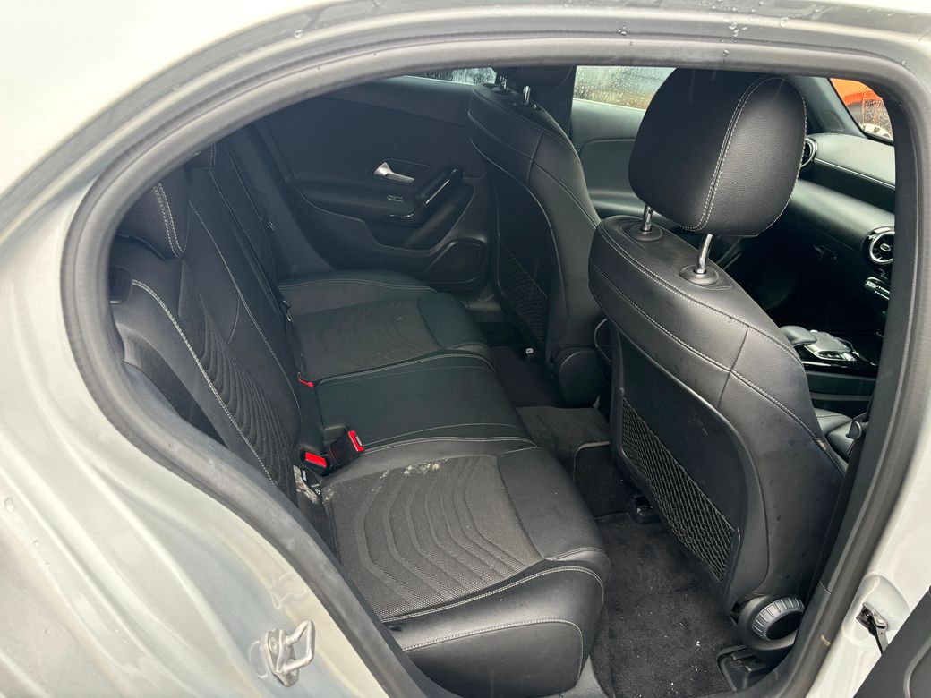 2019 Mercedes-Benz A 180